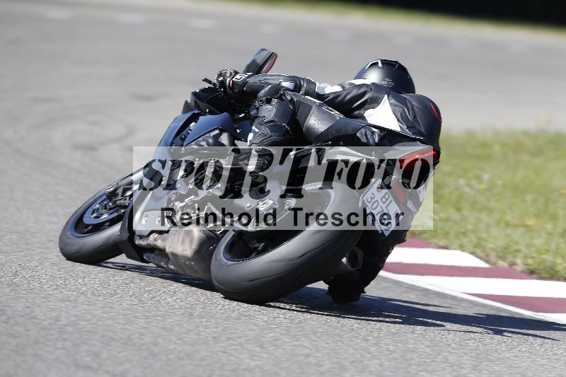 Archiv-2025/48 25.08.2025 Cornu Master School ADR/rot-rouge/34